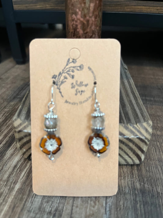 Little daisy earrings