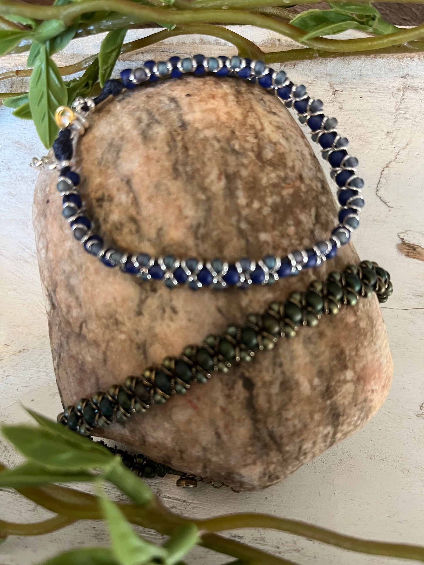 Tiny vertebrae bracelet